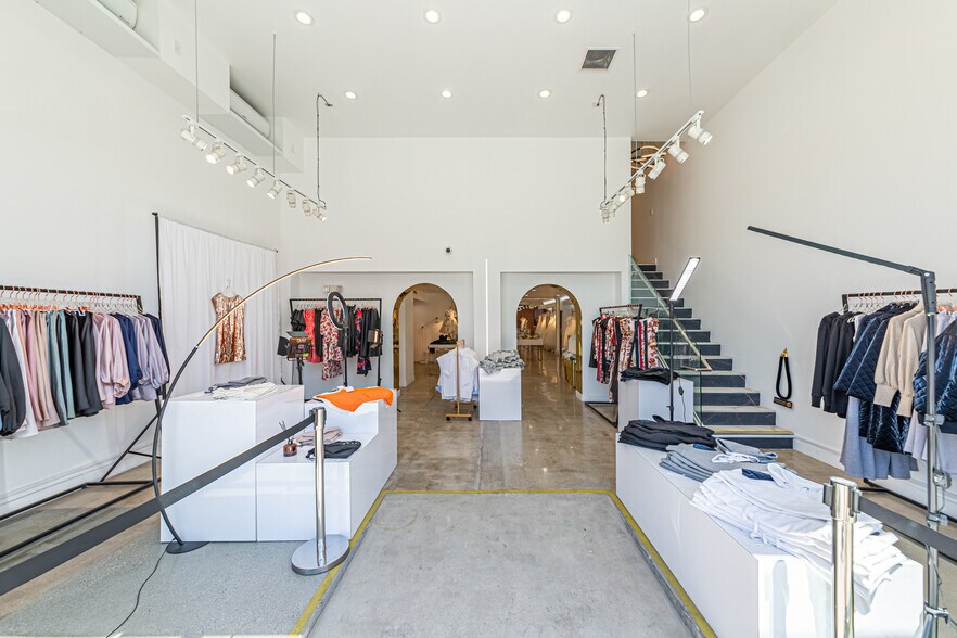 More Photos Of 330 N Western Ave, Los Angeles Storefront Retail Office For Lease