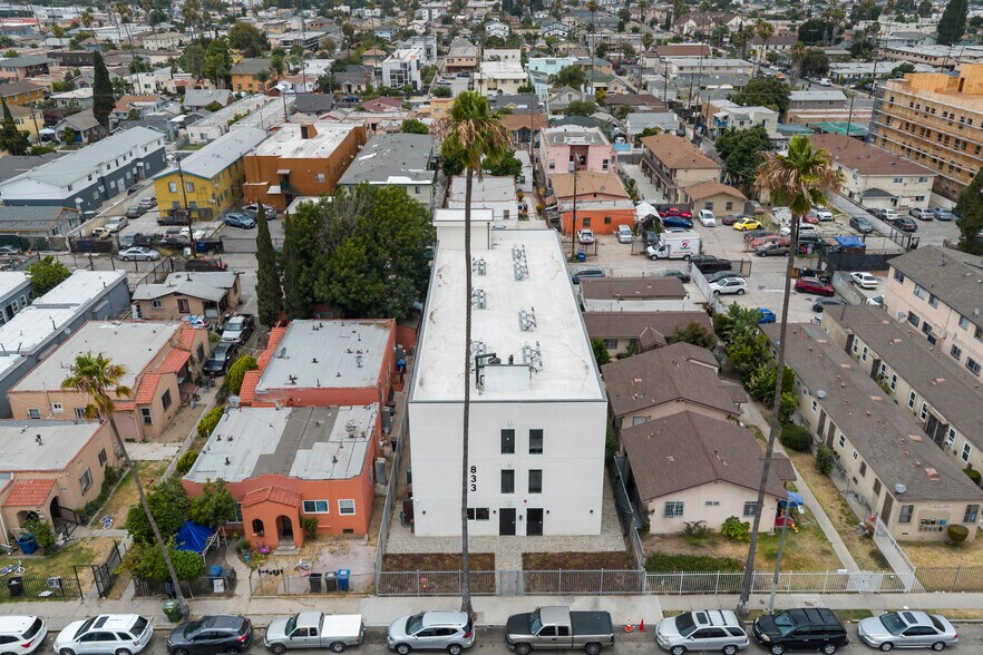 More Photos Of 833 W 84th St, Los Angeles Apartments For Sale