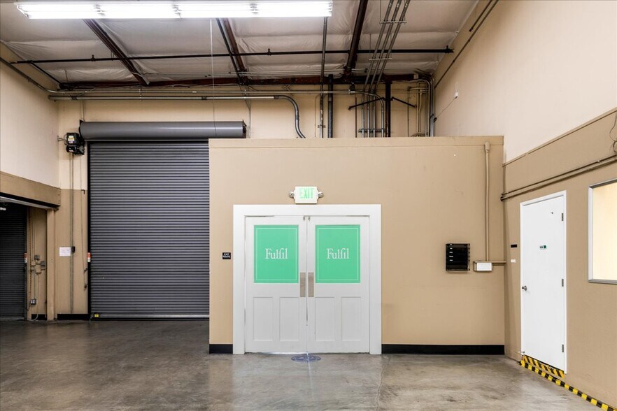 More Photos Of 901 Shasta St, Redwood City Warehouse For Lease
