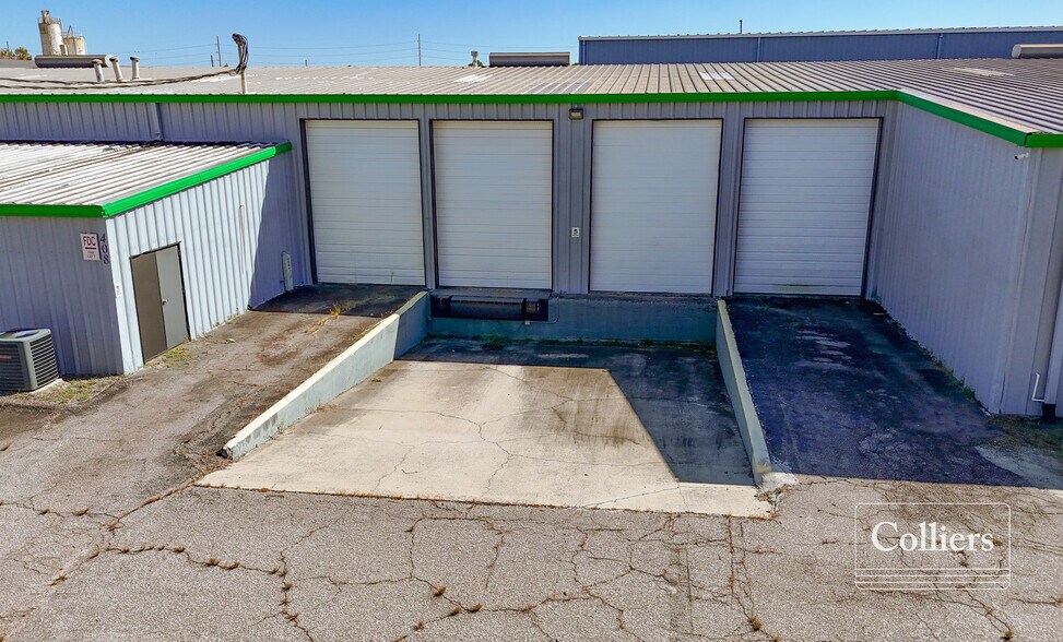 More Photos Of 408 N Springs Rd, Columbia Warehouse For Lease