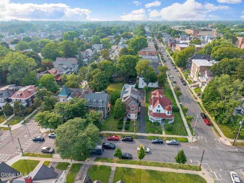 More Photos Of 113 S Lake Ave, Albany Apartments For Sale