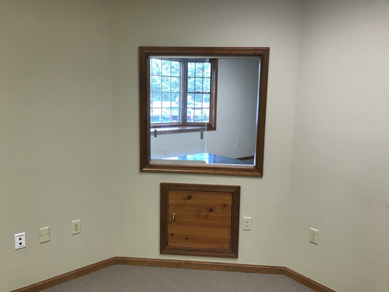More Photos Of 1991 S State St, Dover Office For Lease
