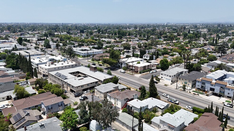 More Photos Of 13350 Victory Blvd, Van Nuys Apartments For Sale