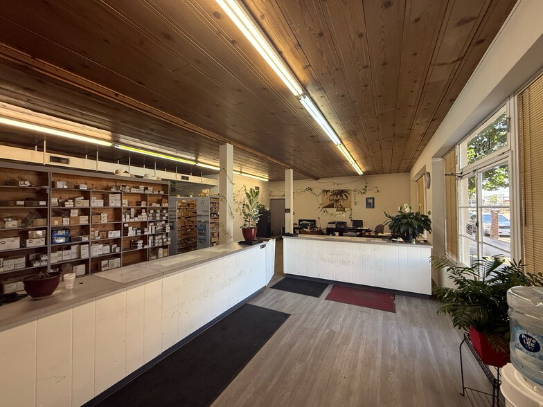 More Photos Of 1332 9th St, Modesto Warehouse For Sale