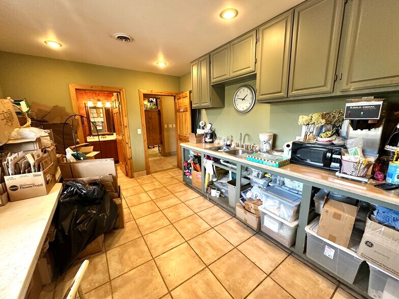 More Photos Of 5659 Dakota Ave S, Huron Garden Center For Sale