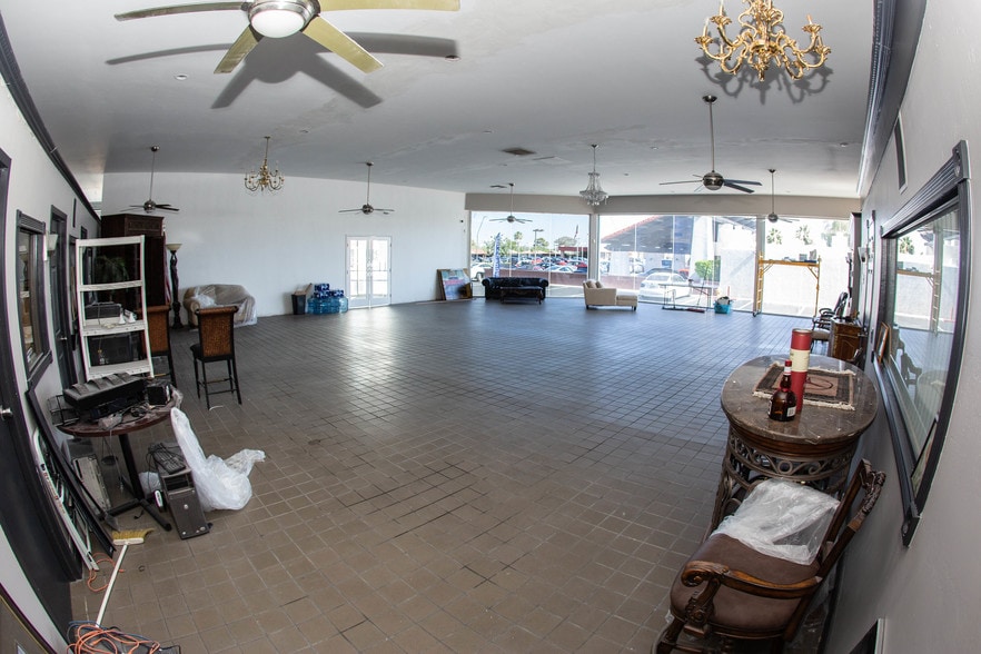 More Photos Of 2650 N Scottsdale Rd, Tempe Auto Dealership For Sale