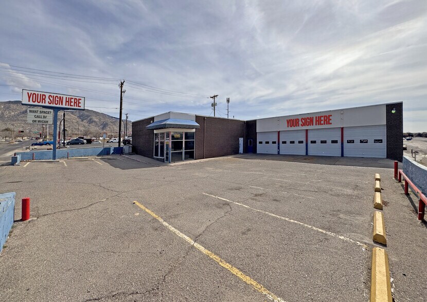 Primary Photo Of 11200 Candelaria Rd NE, Albuquerque Auto Repair For Lease