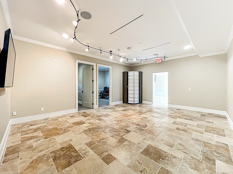 More Photos Of 4850 Holopaw Rd, Saint Cloud Office For Sale