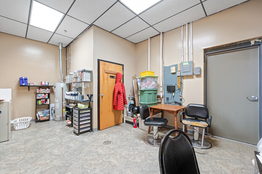 More Photos Of 1508-1574 N Mitchell St, Cadillac General Retail For Sale