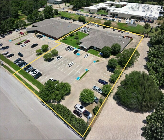 Primary Photo Of 3413 Golden Rd, Tyler Medical For Sale