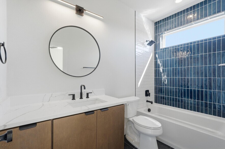 More Photos Of 2202 N Carroll Ave, Dallas Apartments For Sale