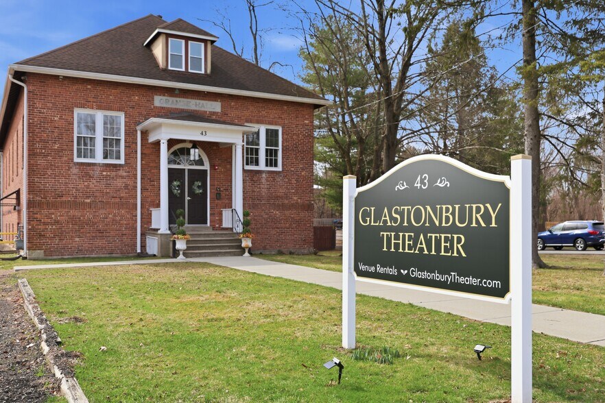 More Photos Of 43 Naubuc Ave, Glastonbury Flex For Sale