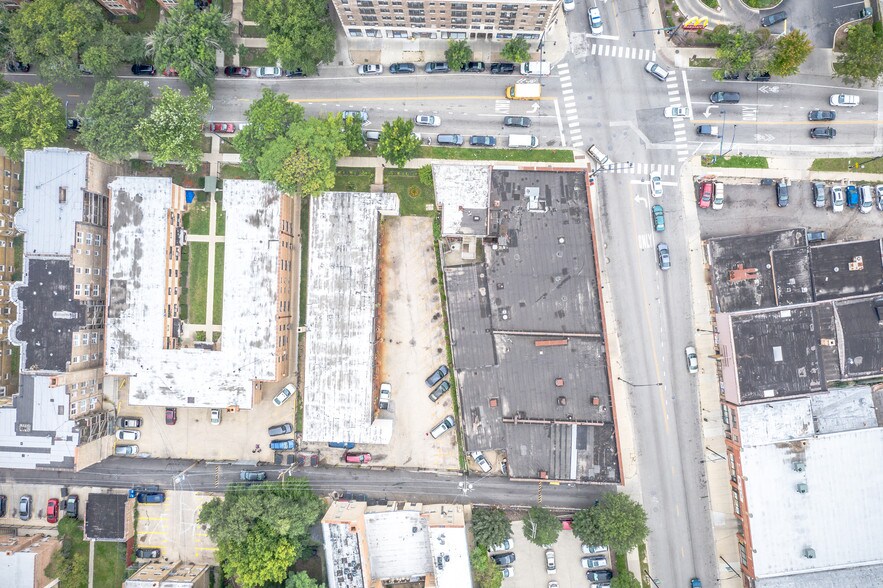 More Photos Of 6801 N Clark St, Chicago General Retail For Sale