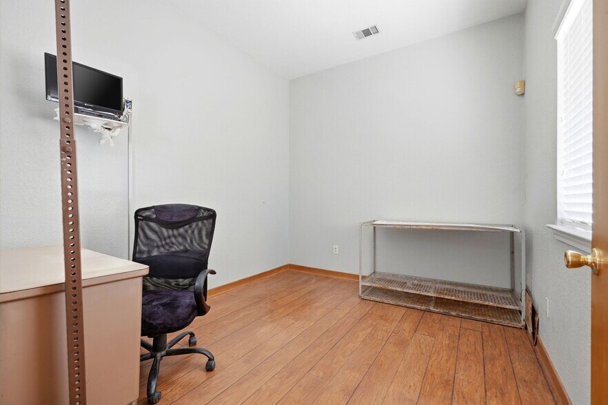 More Photos Of 1260 Buttonwillow Ave, Reedley Warehouse For Sale