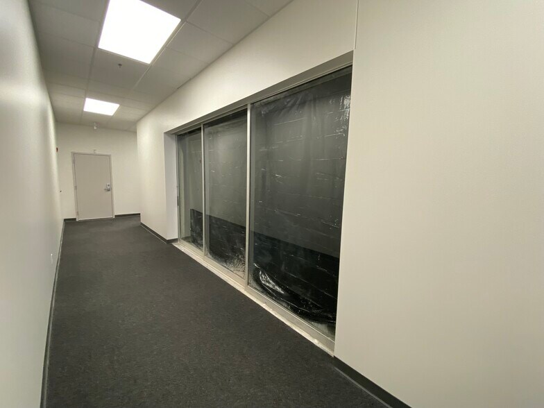 More Photos Of 101 S Main St, Le Sueur Storefront For Lease