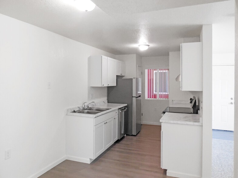 More Photos Of 4585 E McKinley Ave, Fresno Apartments For Sale