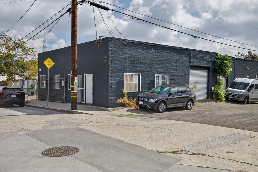 Primary Photo Of 2900 Denby Avenue Ave, Los Angeles Flex For Lease
