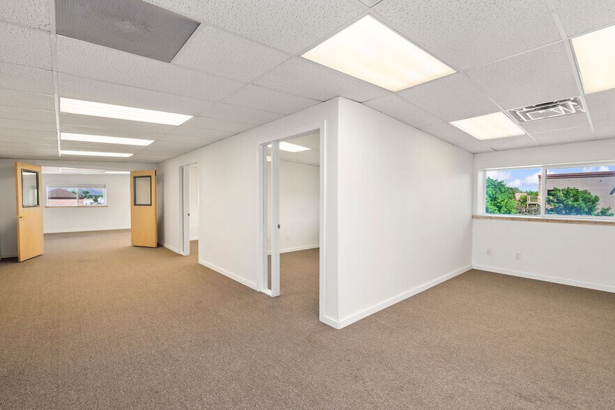 More Photos Of 562 W Crete Cir, Grand Junction Warehouse For Lease