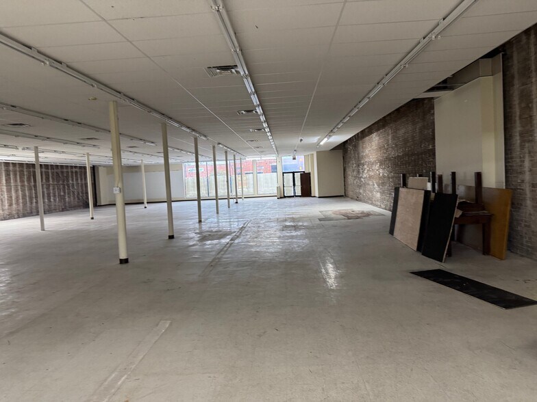 More Photos Of 4811 N Milwaukee Ave, Chicago Unknown For Lease