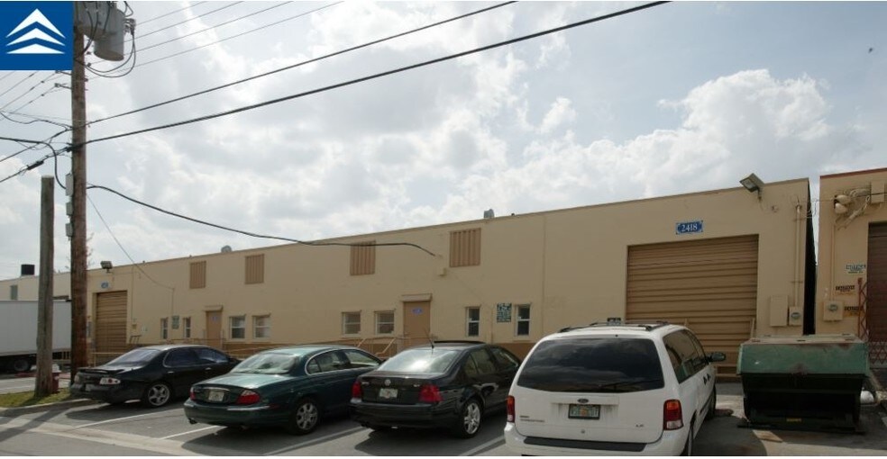 More Photos Of 2402-2406 W 8th Ct, Hialeah Warehouse For Lease