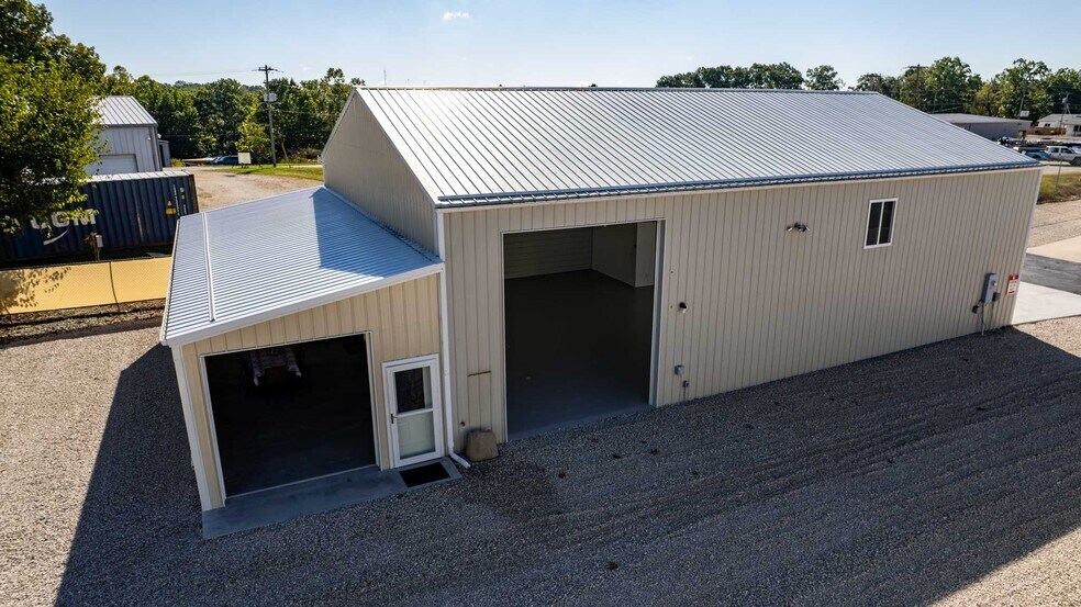 More Photos Of 202 Hemi Ln, Gravois Mills Specialty For Sale