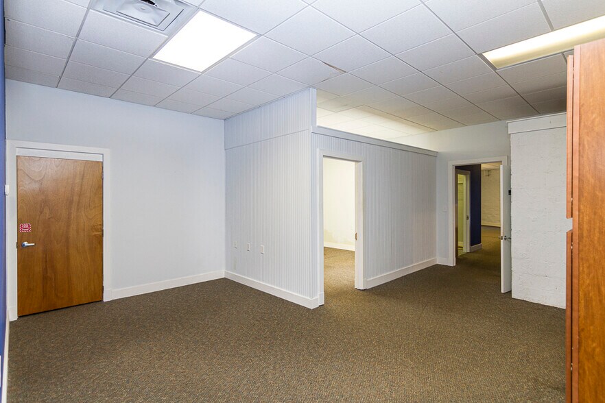 More Photos Of 2718 Piedmont Rd NE, Atlanta Office For Lease