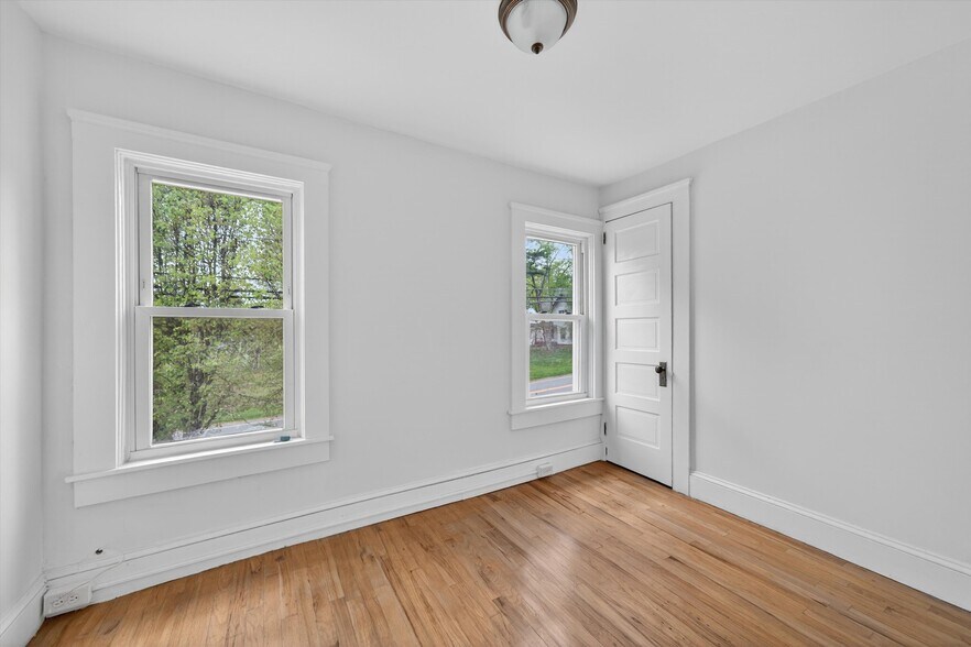 More Photos Of 48 - 50 Horseshoe Lake, Kauneonga Lake Apartments For Sale