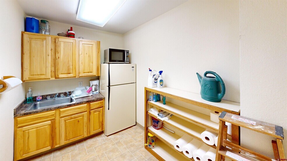 More Photos Of 918 4th St, Alamosa Office For Sale