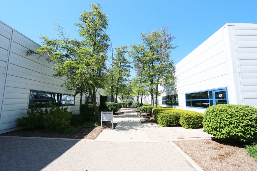 More Photos Of 550 N Commons Dr, Aurora Unknown For Lease