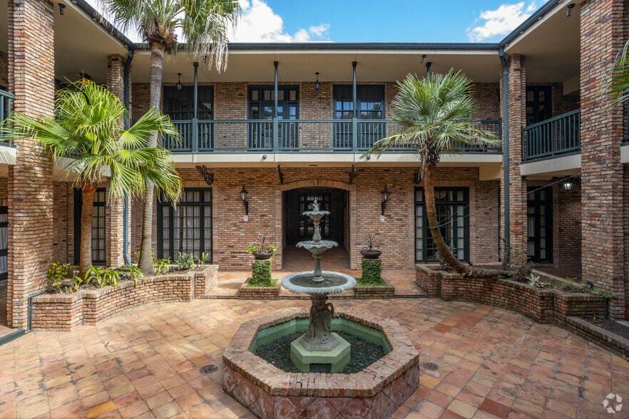More Photos Of 3303 Louisiana St, Houston Loft Creative Space For Lease