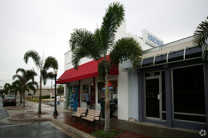 More Photos Of 208 W Marion Ave, Punta Gorda Freestanding For Sale