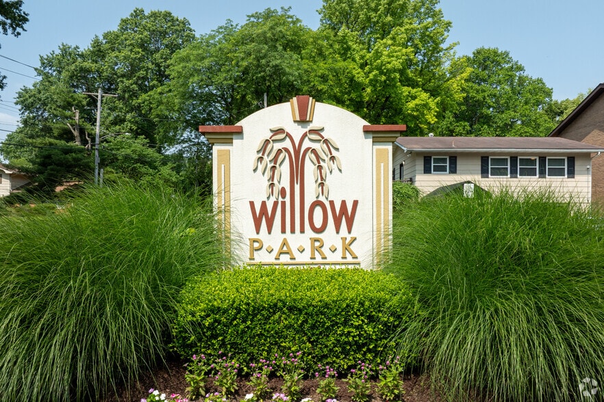 More Photos Of 1151 Roger Ave, Swansea Apartments For Sale