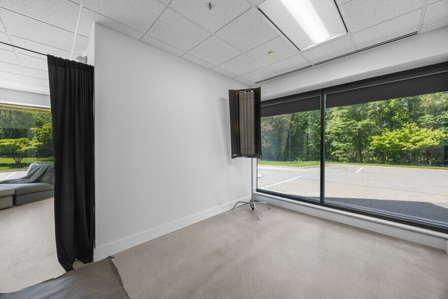 More Photos Of 1 Texas Station Ct, Timonium Office For Lease