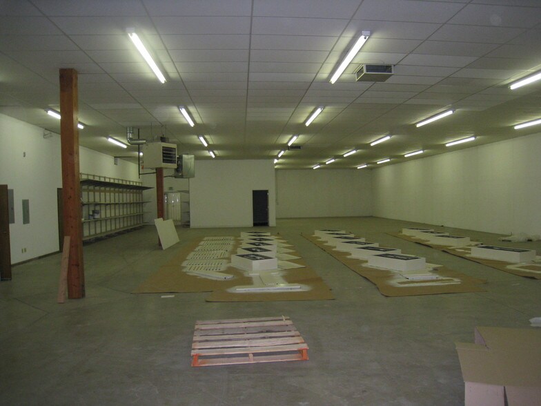 More Photos Of 1495 S Platte River Dr, Denver Manufacturing For Sale