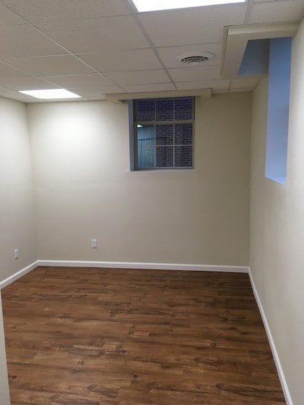 More Photos Of 137 E Washington St, Shelbyville Lodge Meeting Hall For Sale