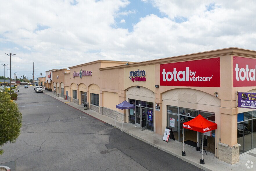 More Photos Of 570-618 S Mount Vernon Ave, San Bernardino General Retail For Lease