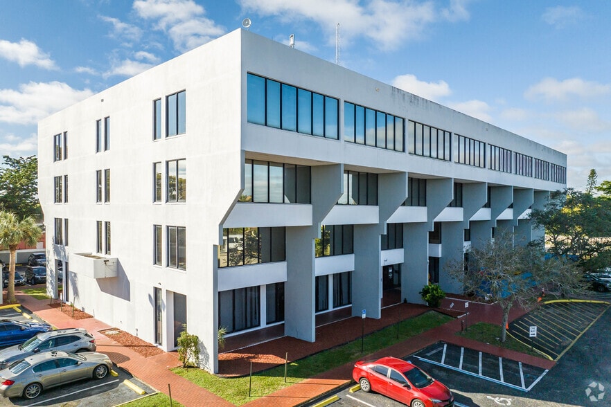 More Photos Of 840 SW 81st Ave, North Lauderdale Office For Lease
