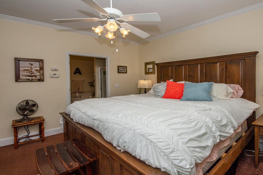 More Photos Of 892 Edelweiss Strasse, Helen Hotel For Sale