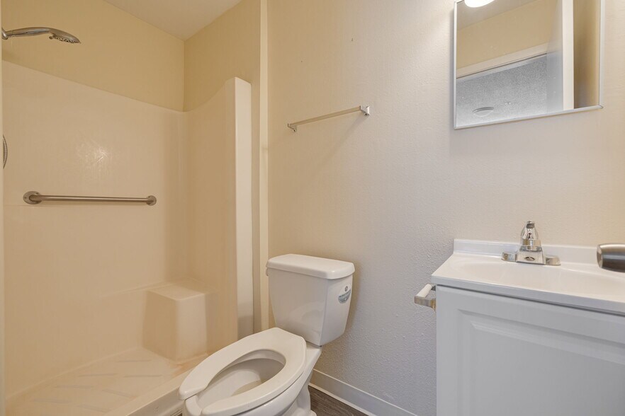 More Photos Of 220 Scotland St, Dunedin Healthcare For Lease