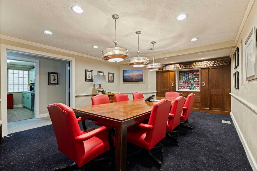 More Photos Of 721 1st Ave N, Saint Petersburg Office For Sale