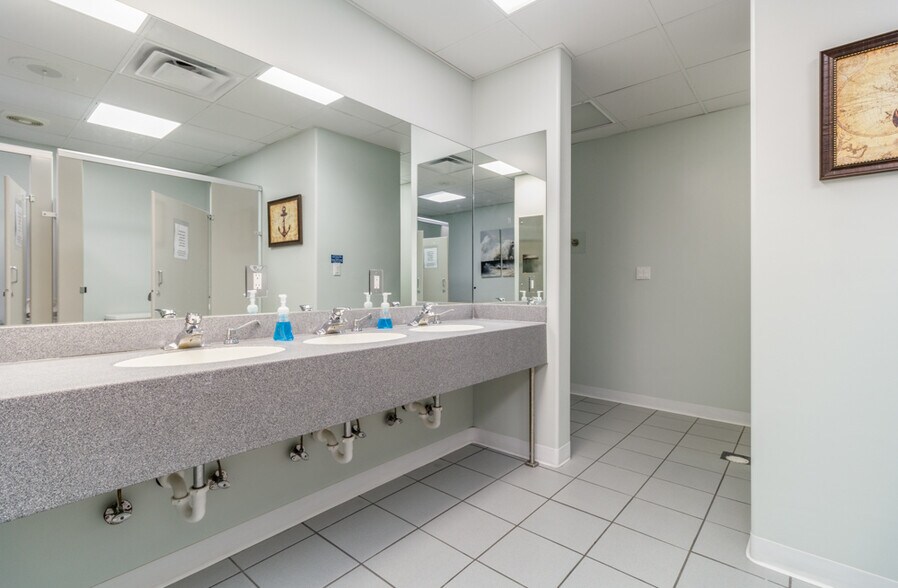 More Photos Of 6550 Pelican Dr, Osage Beach Specialty For Sale