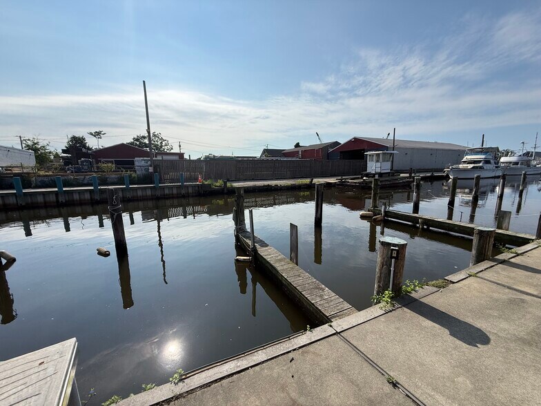 More Photos Of 9 Degnon Blvd, Bay Shore Office For Sale