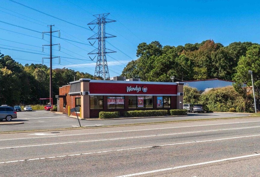 Primary Photo Of 4321 George Washington Mem Hwy, Yorktown Fast Food For Sale