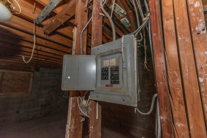 More Photos Of 4907-4921 Frederick Ave, Baltimore Apartments For Sale