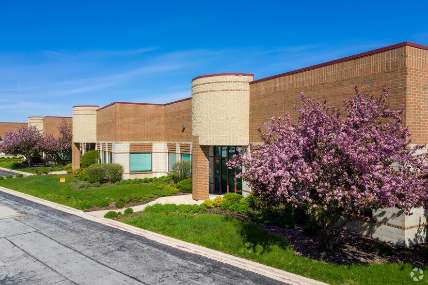 More Photos Of 8201 W 183rd St, Tinley Park Light Manufacturing For Lease