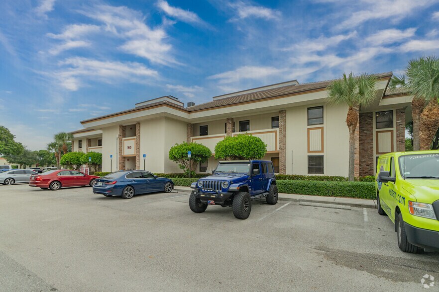 More Photos Of 160 John F Kennedy Dr, Lake Worth Medical For Lease