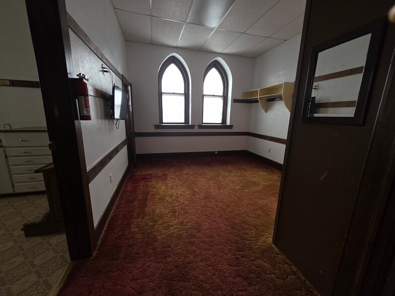 More Photos Of 103 W 4th St, Ellsworth Religious Facility For Sale