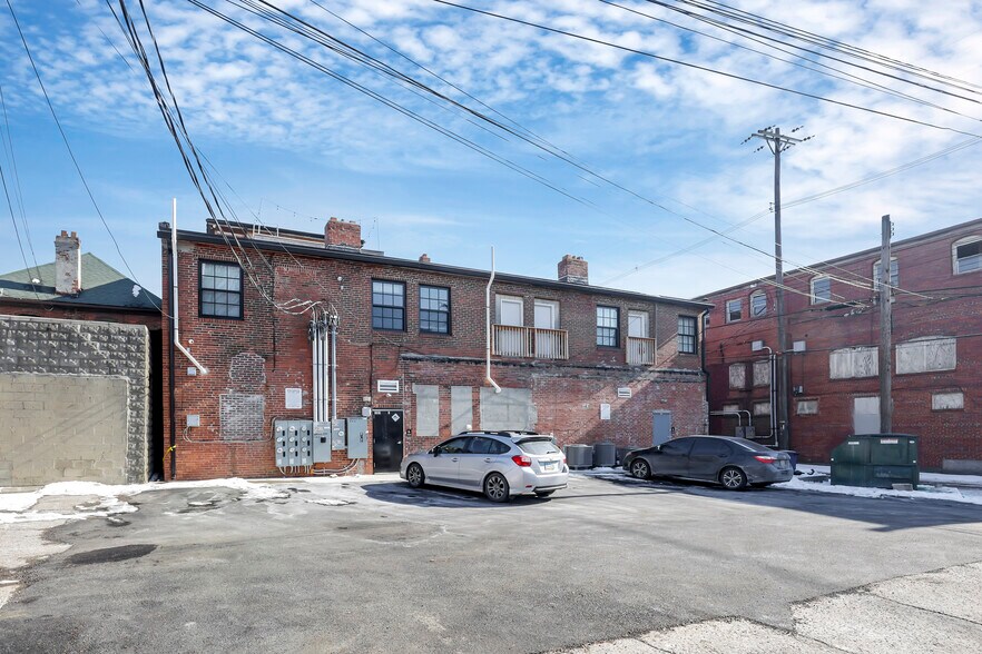 More Photos Of 1555-1563 N 4th St, Columbus Apartments For Lease