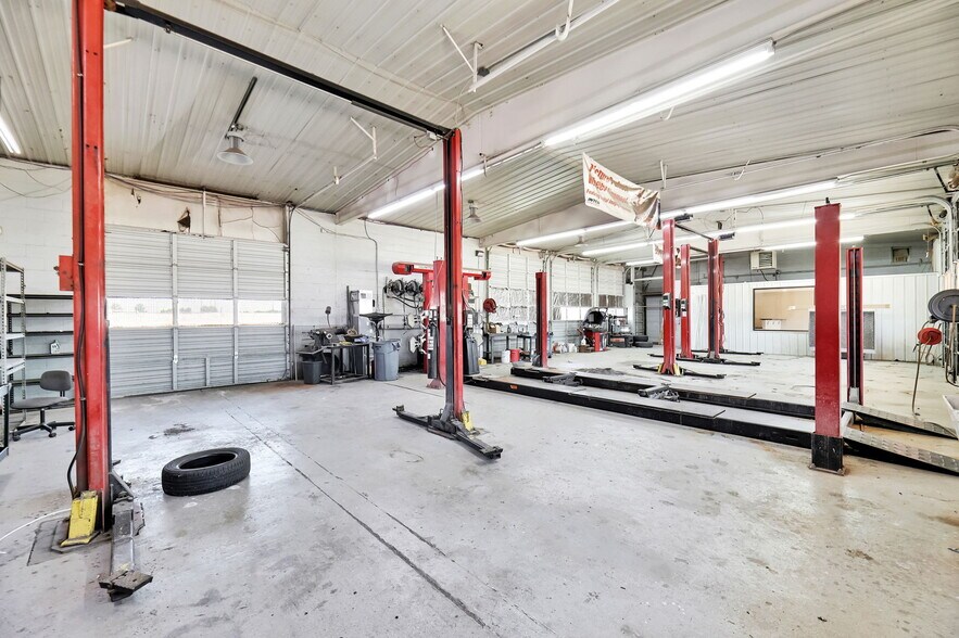 More Photos Of 11209 W Kellogg, Wichita Auto Dealership For Sale