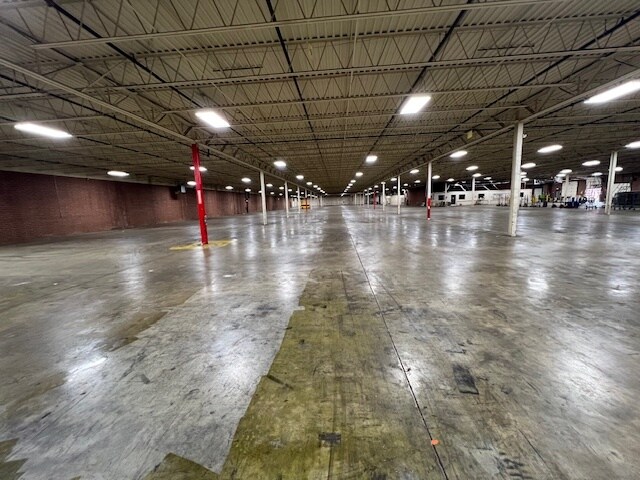 More Photos Of 106 Somerset Dr, Conover Manufacturing For Lease